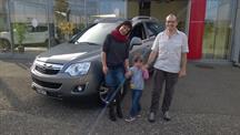 Familie Rickenbacher aus Huttwil mit Ihrem Opel Antara